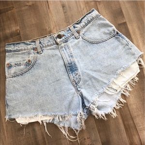 Distressed Light-wash Levi Shorts, Size 33